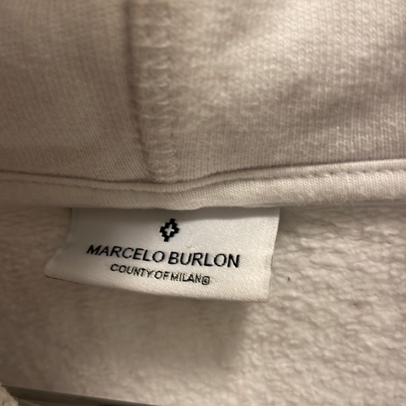 Mawida Hoodie in White & Bordeaux
Marcelo Burlon - Picture 3 of 7